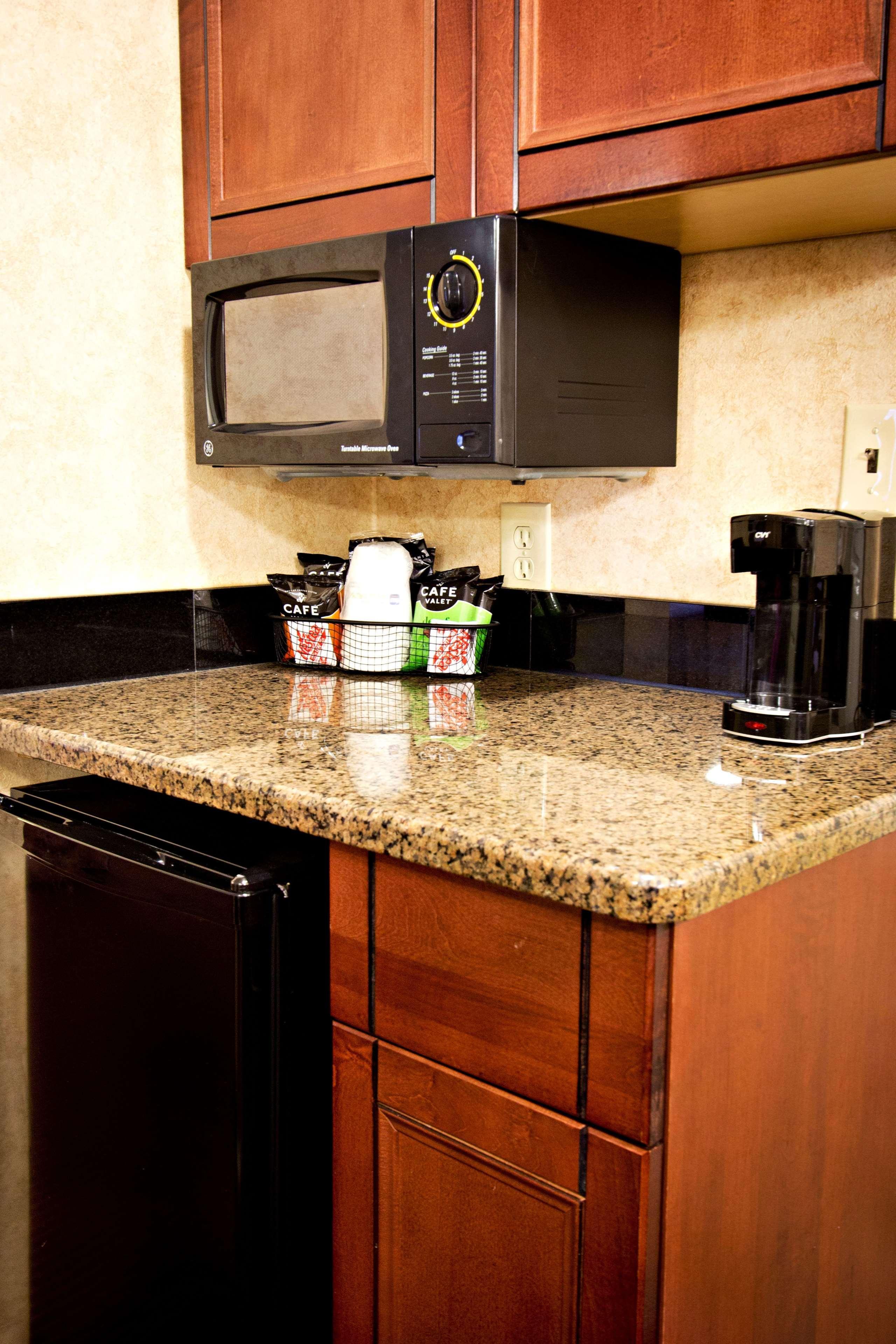 Best Western Plus Weston Inn Logan Esterno foto