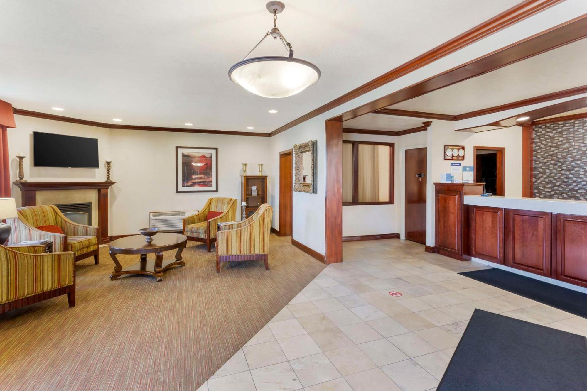 Best Western Plus Weston Inn Logan Esterno foto