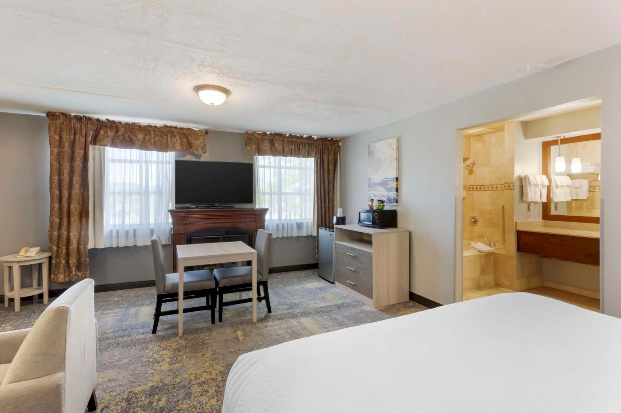 Best Western Plus Weston Inn Logan Esterno foto