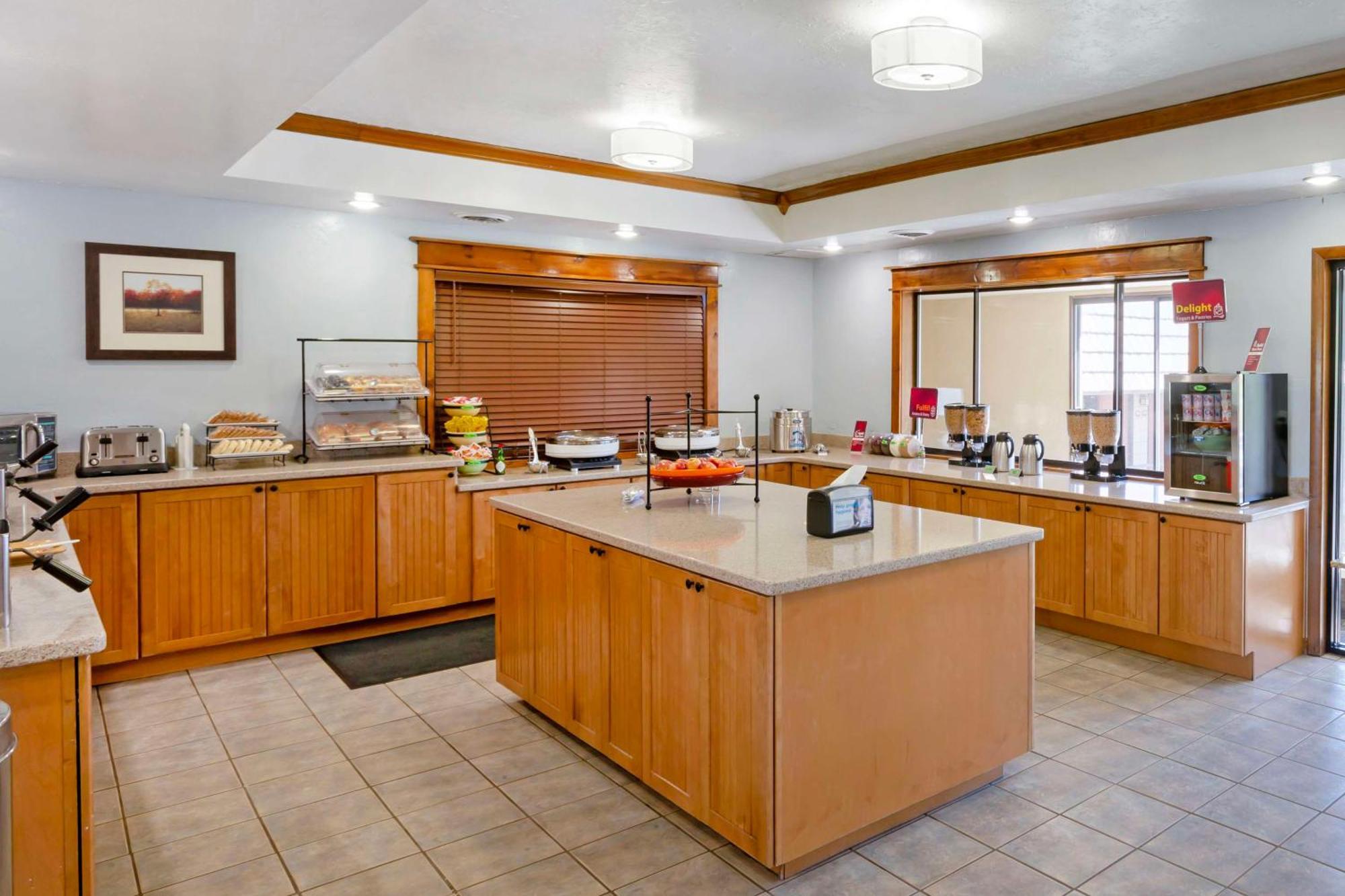 Best Western Plus Weston Inn Logan Esterno foto