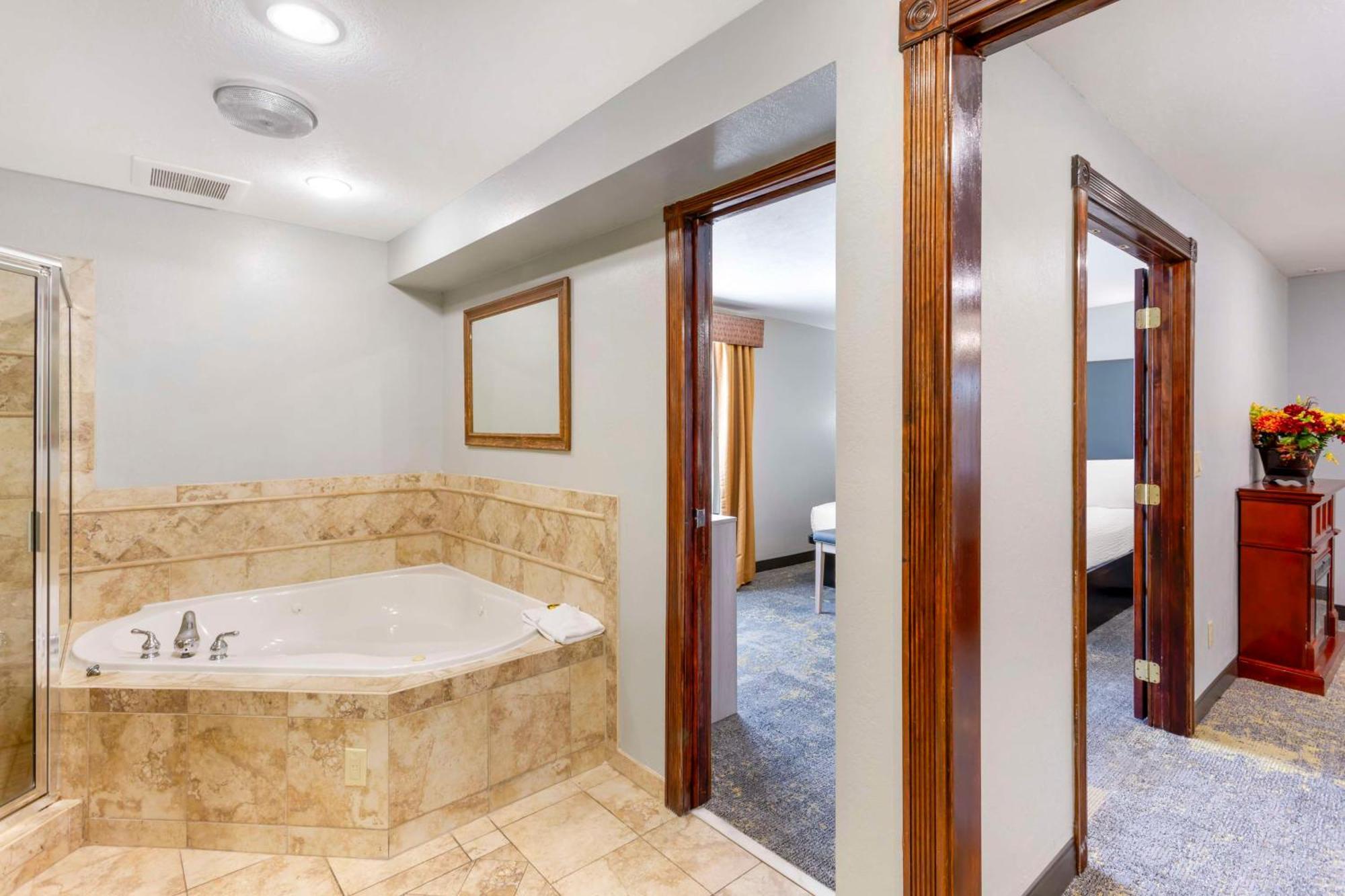 Best Western Plus Weston Inn Logan Esterno foto