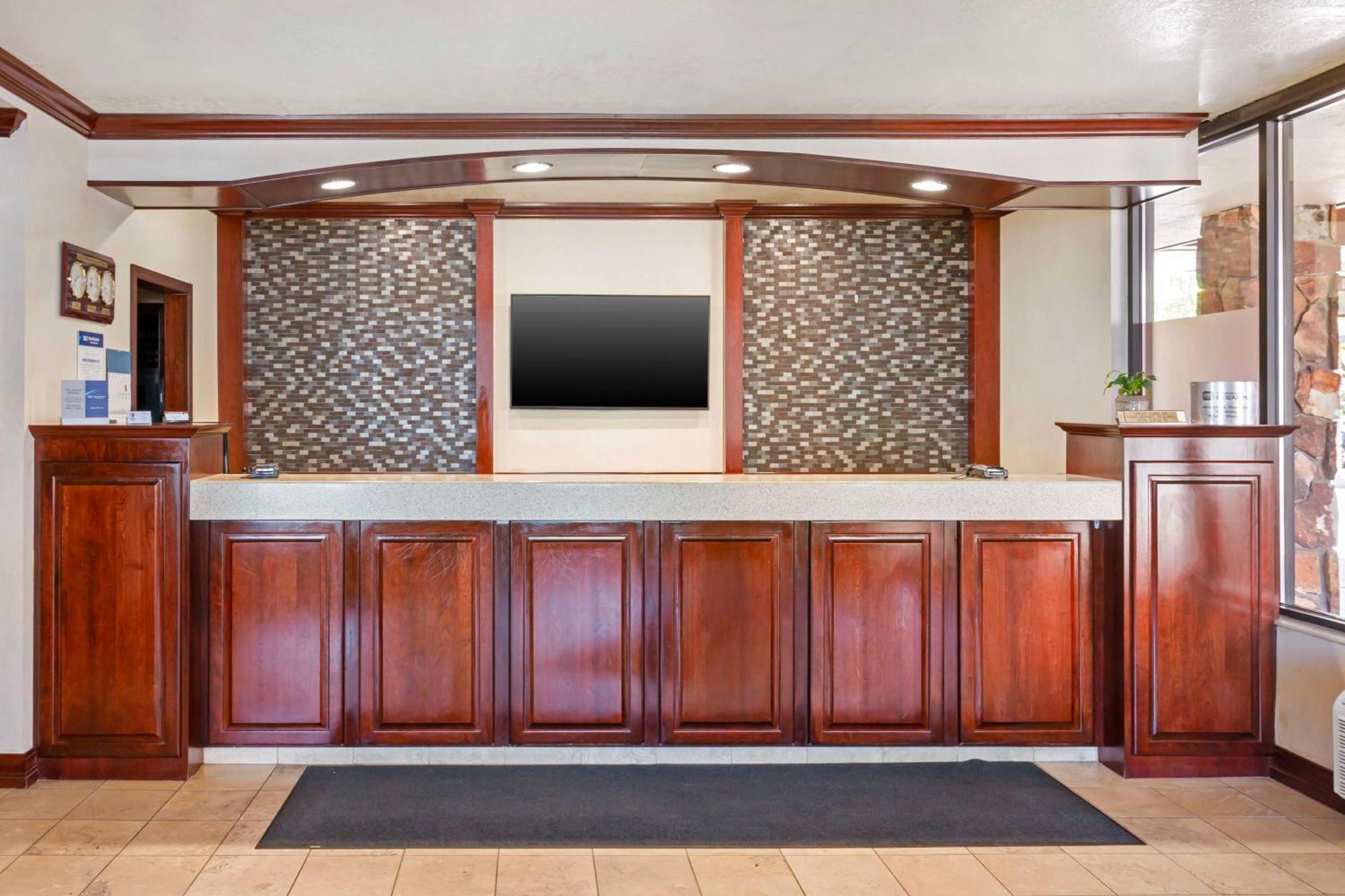 Best Western Plus Weston Inn Logan Esterno foto
