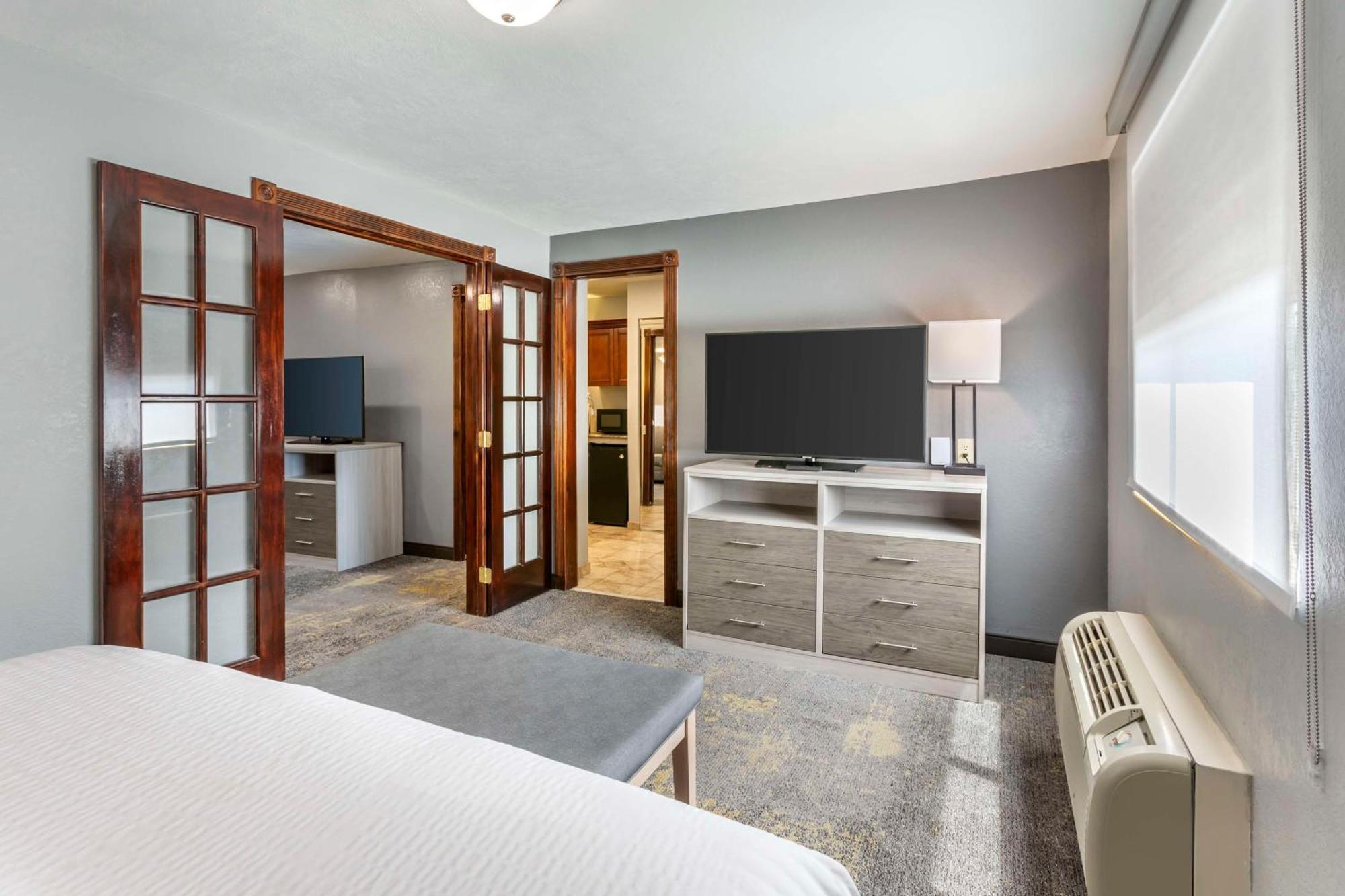 Best Western Plus Weston Inn Logan Esterno foto